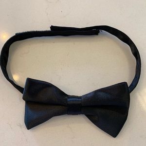 Little boy/toddler black satin bow tie